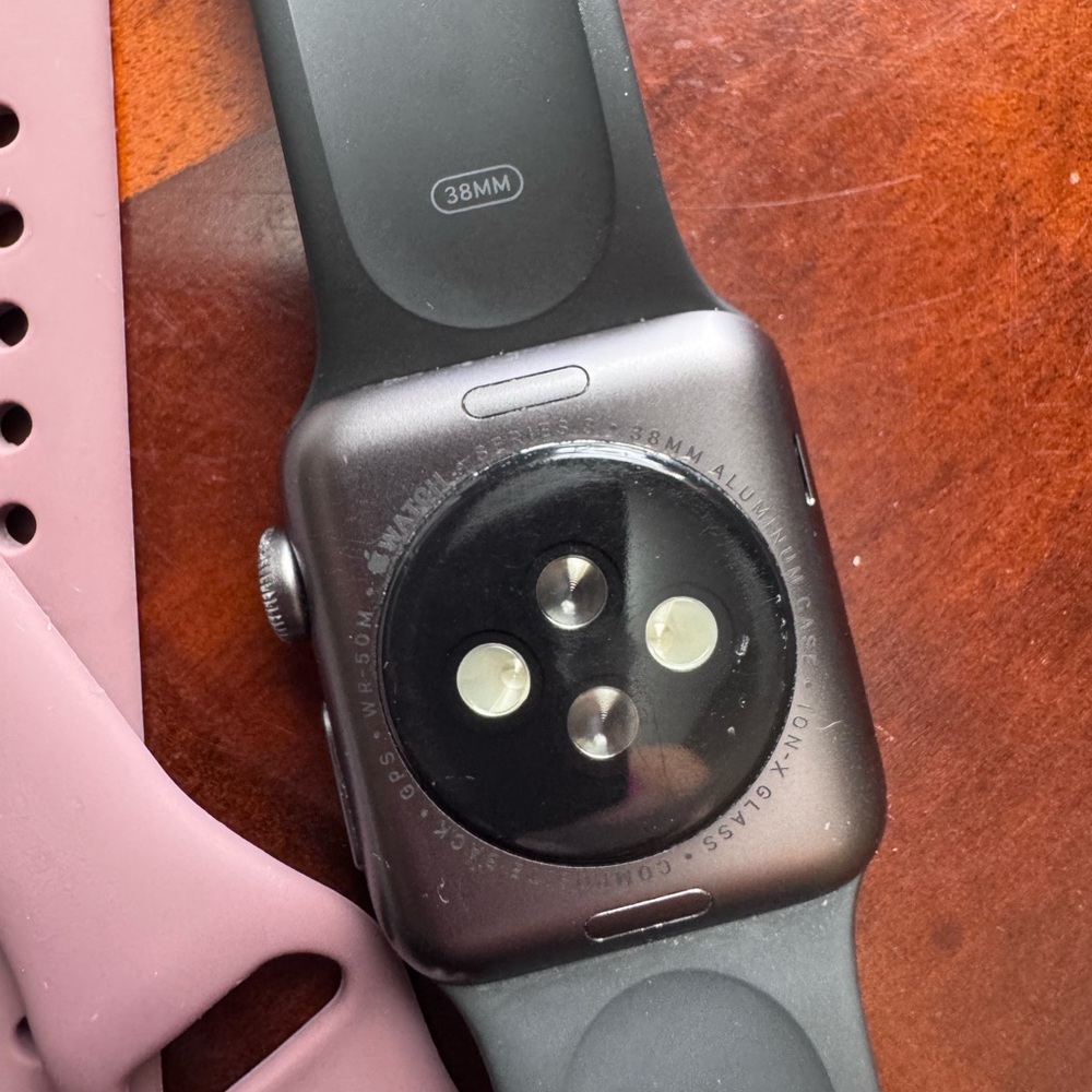 Apple Watch Series 3 size 38mm - Picture 5 of 5